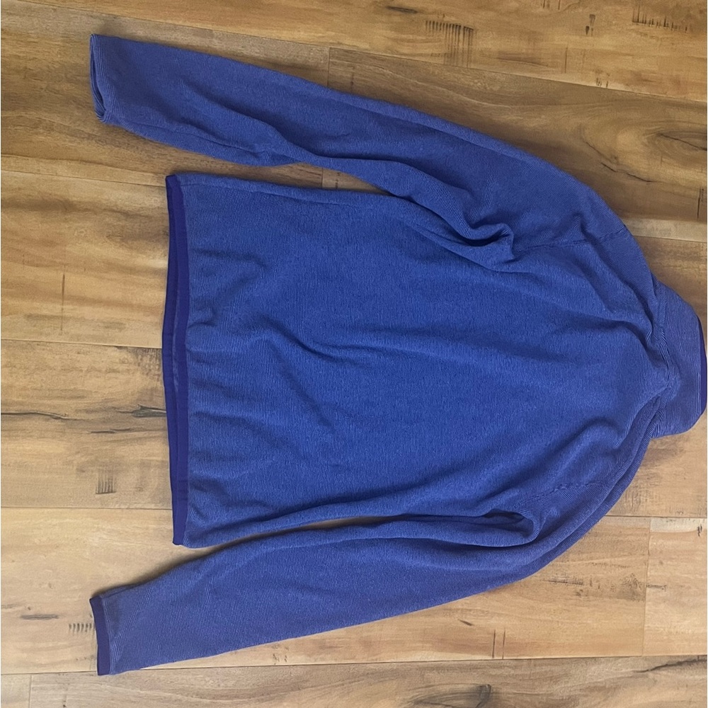 The Northface Pullover - image 4